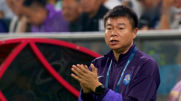 股票配资合作 顽强阻击？罕见！于根伟动用18天备战申花，球迷：上港三连冠稳了